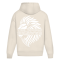 Der Oversize Hoodie Braves von State Your Mind ist beige, mit einem großen weißen Löwen-Motiv und "THE WORLD belongs to the BRAVES" in Fett- und Kursivschrift auf dem Rücken, aus einer hochwertigen Baumwollmischung gefertigt.